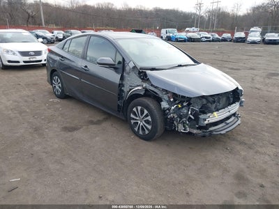 TOYOTA PRIUS PRIME 2021