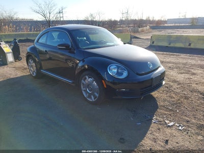VOLKSWAGEN BEETLE 2013