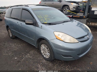 TOYOTA SIENNA 2010