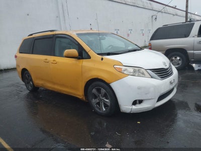 TOYOTA SIENNA 2012