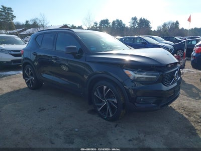 VOLVO XC40 2019