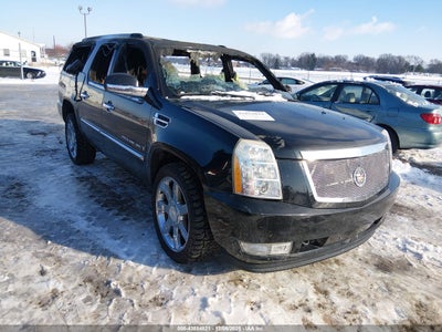 CADILLAC ESCALADE ESV 2013