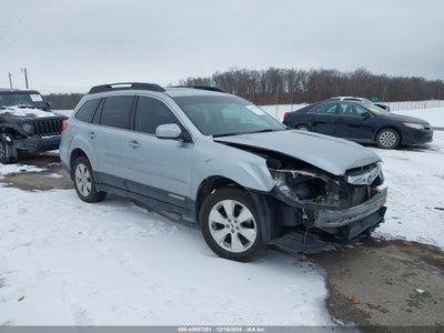SUBARU OUTBACK 2012