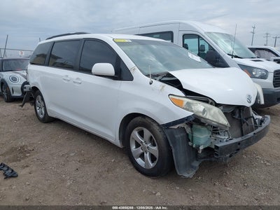 TOYOTA SIENNA 2013