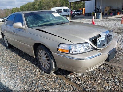 LINCOLN TOWN CAR 2004