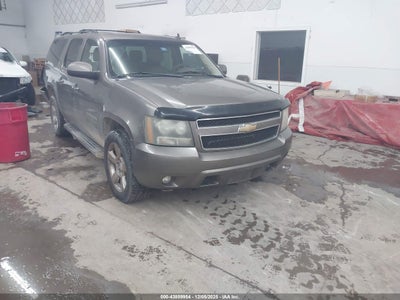 CHEVROLET SUBURBAN 1500 2011