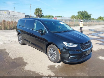 CHRYSLER PACIFICA HYBRID 2024