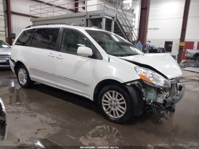 TOYOTA SIENNA 2010