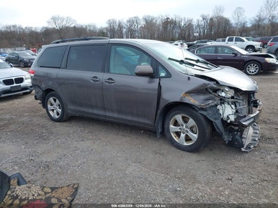 TOYOTA SIENNA 2013