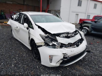 TOYOTA PRIUS 2015