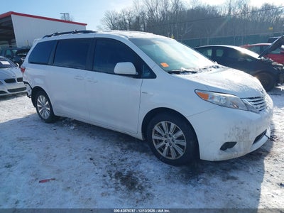 TOYOTA SIENNA 2017