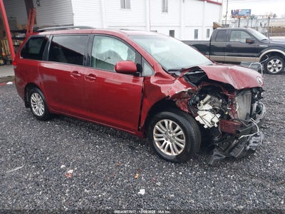 TOYOTA SIENNA 2012