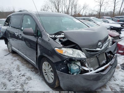 TOYOTA SIENNA 2014