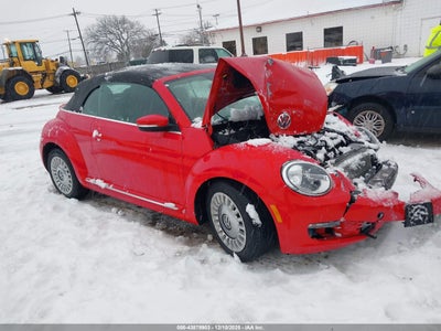 VOLKSWAGEN BEETLE 2015