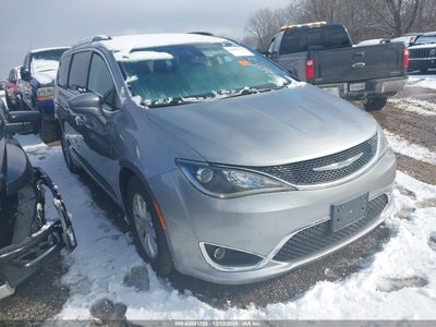 CHRYSLER PACIFICA 2017