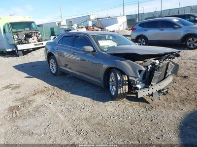 CHRYSLER 300 2018