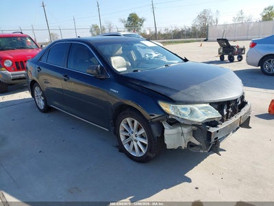 TOYOTA CAMRY HYBRID 2013