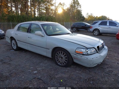 LINCOLN TOWN CAR 2004