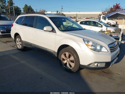 SUBARU OUTBACK 2012