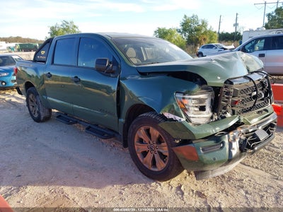 NISSAN TITAN 2024