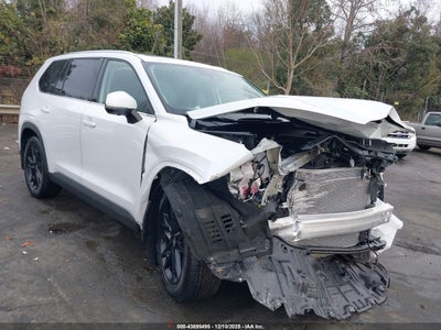 TOYOTA GRAND HIGHLANDER 2025