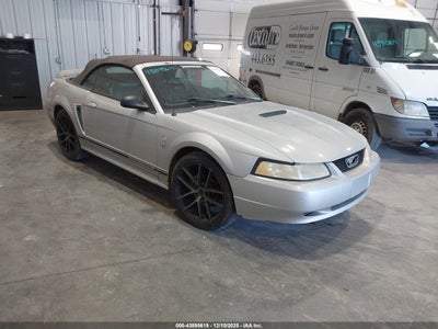 FORD MUSTANG 2000
