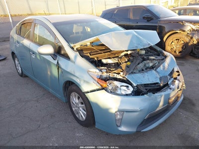 TOYOTA PRIUS PLUG-IN 2013