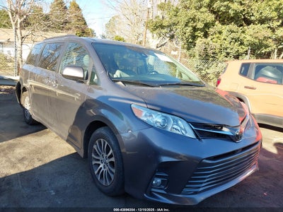TOYOTA SIENNA 2020