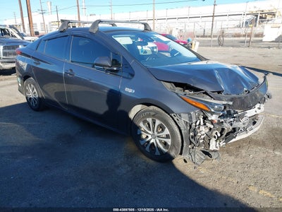 TOYOTA PRIUS PRIME 2017