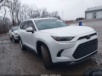 TOYOTA GRAND HIGHLANDER 2024