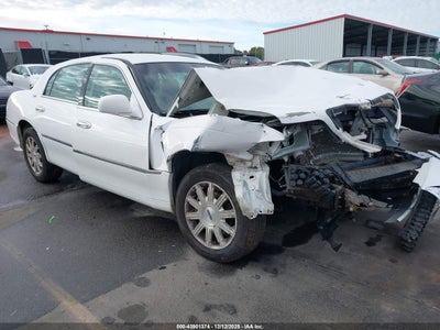LINCOLN TOWN CAR 2008