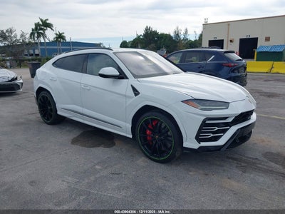 LAMBORGHINI URUS 2022