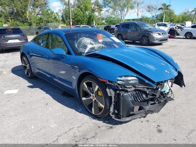 PORSCHE TAYCAN 2021
