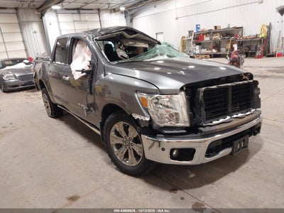 NISSAN TITAN 2018