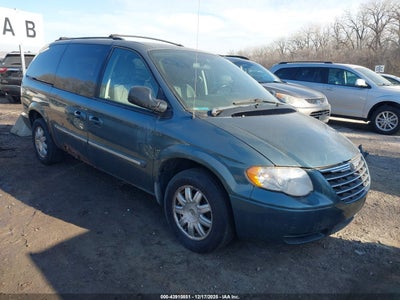 CHRYSLER TOWN & COUNTRY 2006