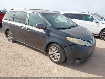 TOYOTA SIENNA 2011