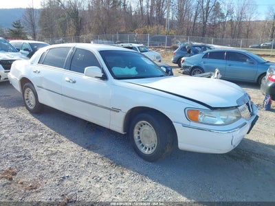 LINCOLN TOWN CAR 2000