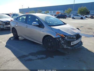 TOYOTA PRIUS PRIME 2017
