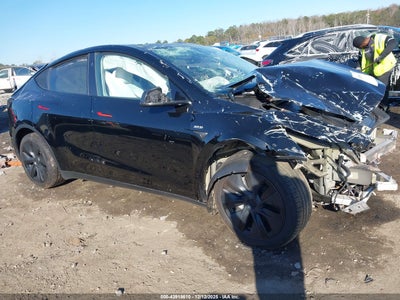 TESLA MODEL Y 2025
