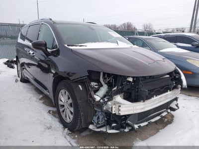 CHRYSLER PACIFICA 2018