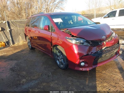 TOYOTA SIENNA 2015
