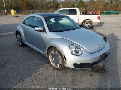 VOLKSWAGEN BEETLE 2012
