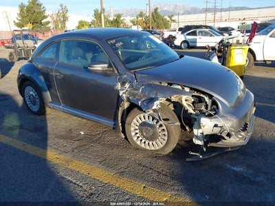 VOLKSWAGEN BEETLE 2014