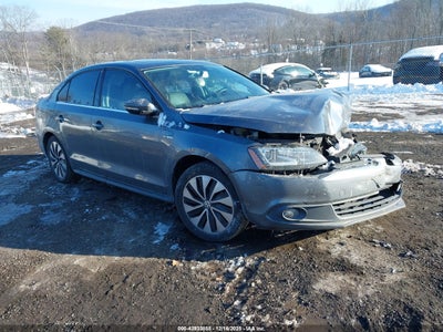 VOLKSWAGEN JETTA HYBRID 2013