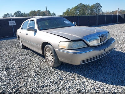 LINCOLN TOWN CAR 2003