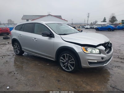 VOLVO V60 CROSS COUNTRY 2015