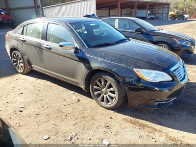 CHRYSLER 200 2013