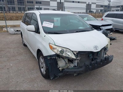 TOYOTA SIENNA 2011