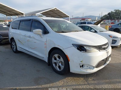 CHRYSLER PACIFICA 2017