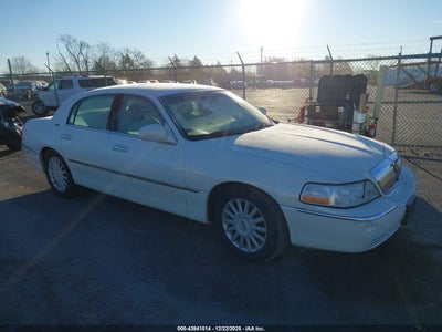 LINCOLN TOWN CAR 2005